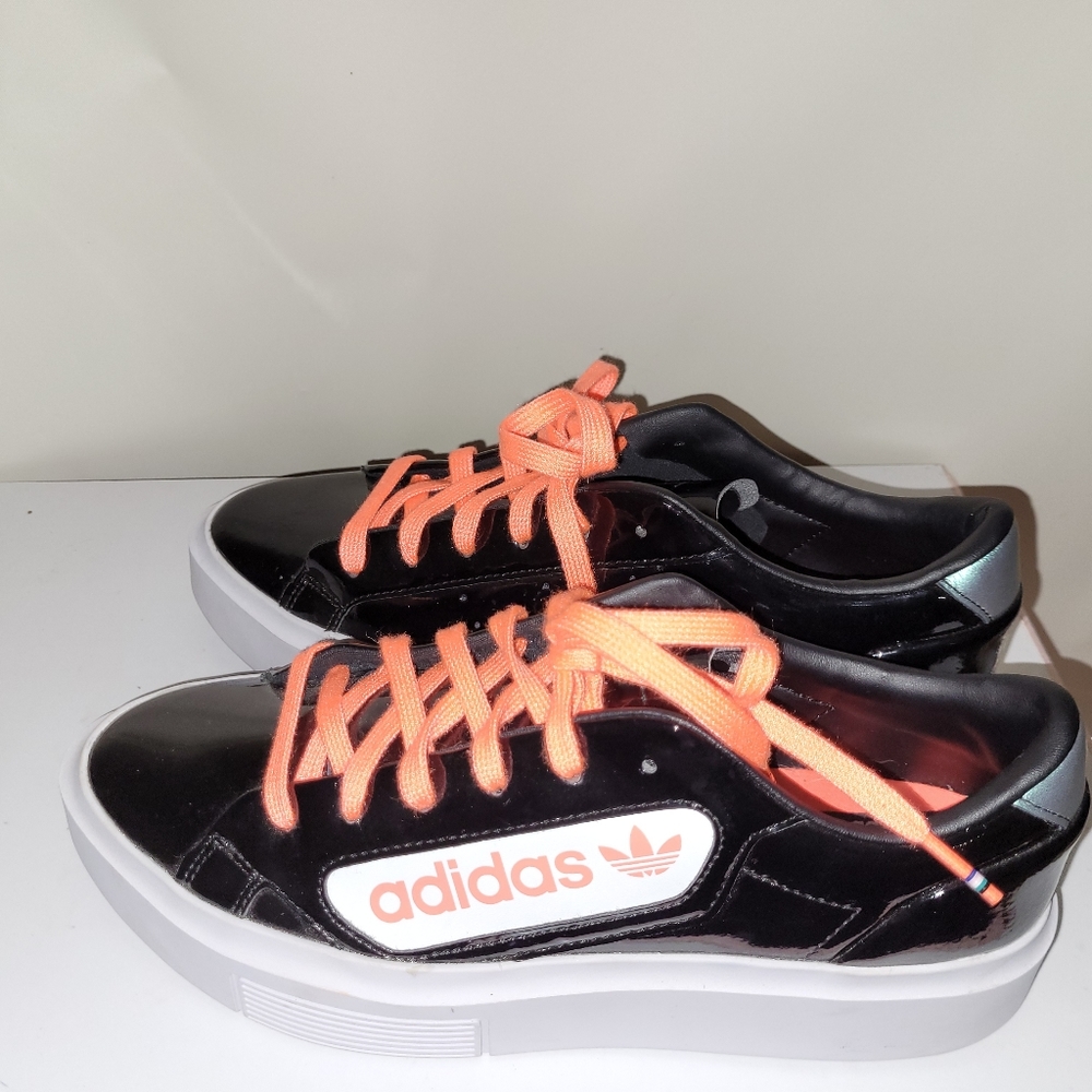 Woman's shoes